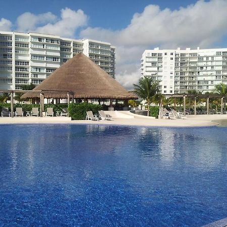 Punta Me Luxury Apartments Ocean View & Beach Front In Amara Cancun Exterior photo
