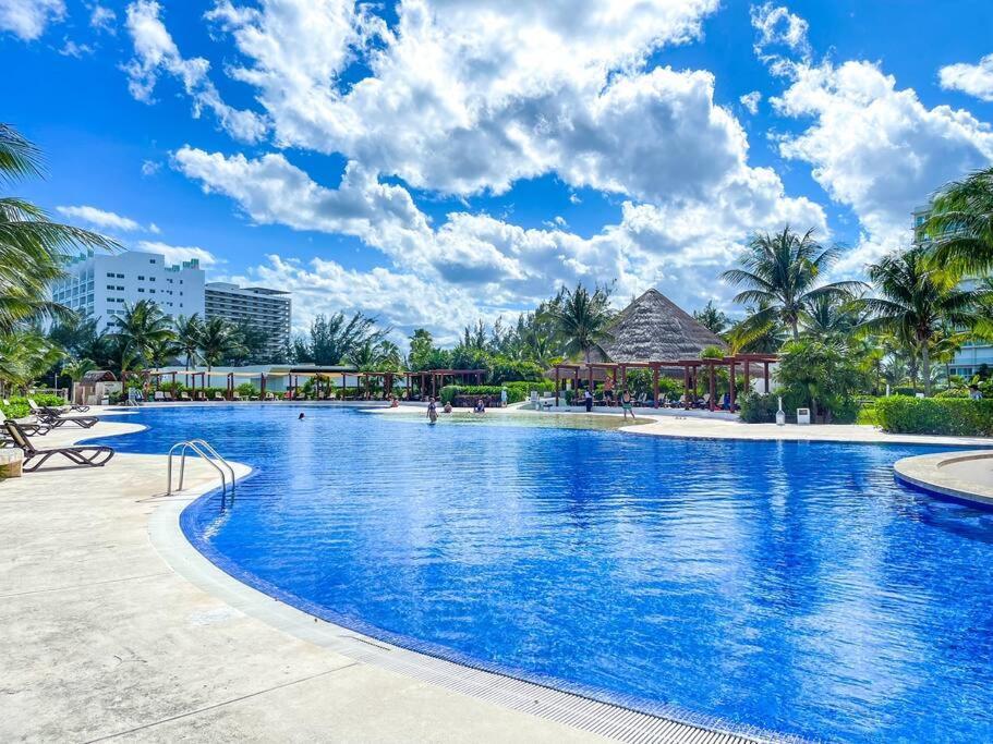 Punta Me Luxury Apartments Ocean View & Beach Front In Amara Cancun Exterior photo