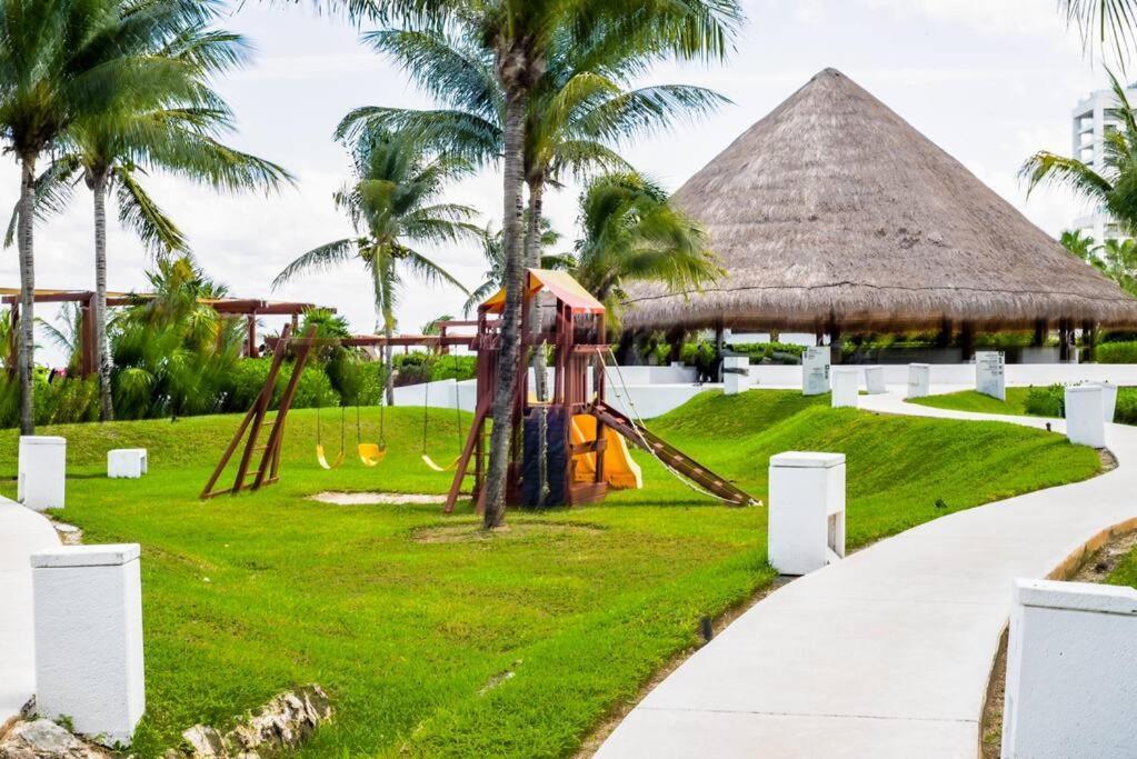 Punta Me Luxury Apartments Ocean View & Beach Front In Amara Cancun Exterior photo