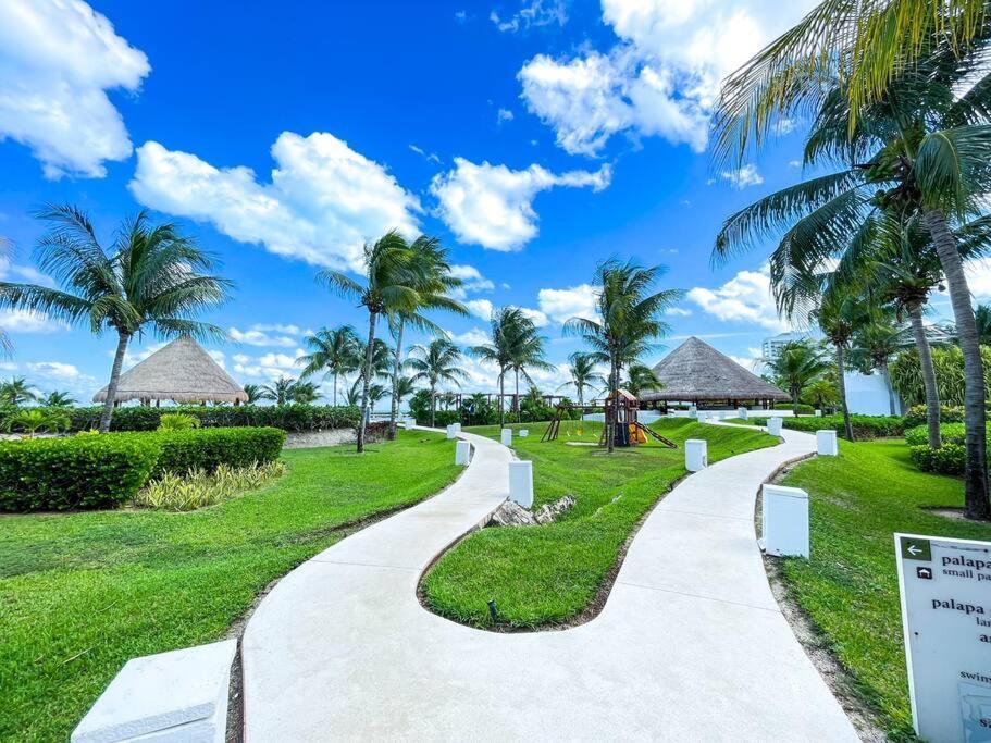 Punta Me Luxury Apartments Ocean View & Beach Front In Amara Cancun Exterior photo