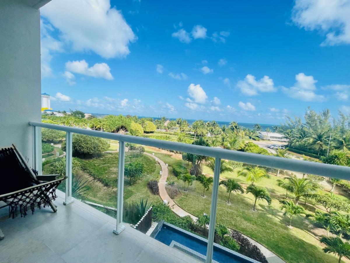 Punta Me Luxury Apartments Ocean View & Beach Front In Amara Cancun Exterior photo